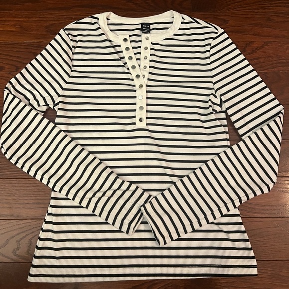 Women’s Black and White Striped Shirt SHEIN Size Medium NWOT - Picture 2 of 5